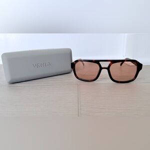 VEHLA Tortoiseshell Frame Sunglasses